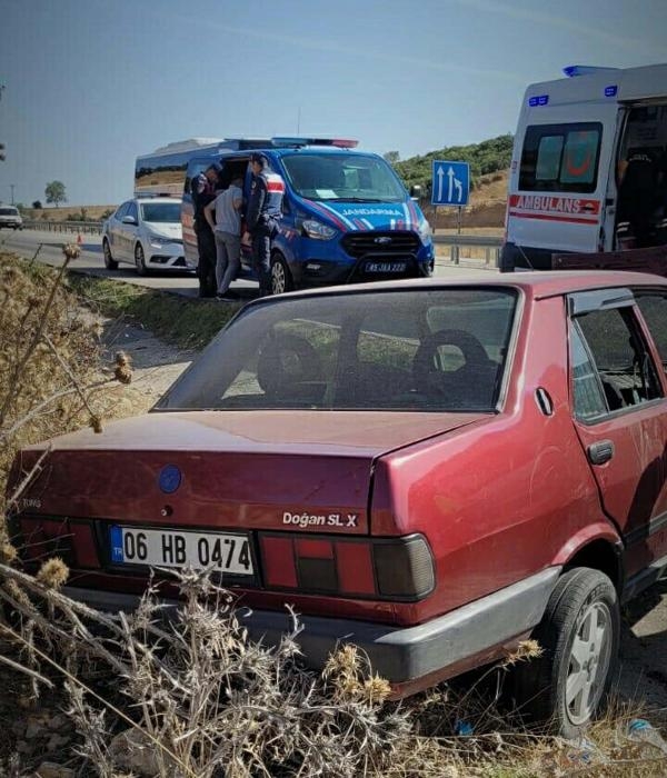 Otomobil kanala düştü; 2'si çocuk 4 yaralı
