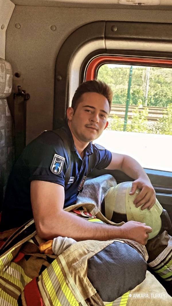 Şehit itfaiyeciye iki başkanla uğurlama