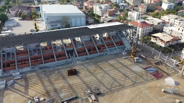 Soma'nın yeni stadı tam gaz