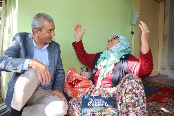 Yaşlı çınarlara belediye başkanından doğum günü sürprizi