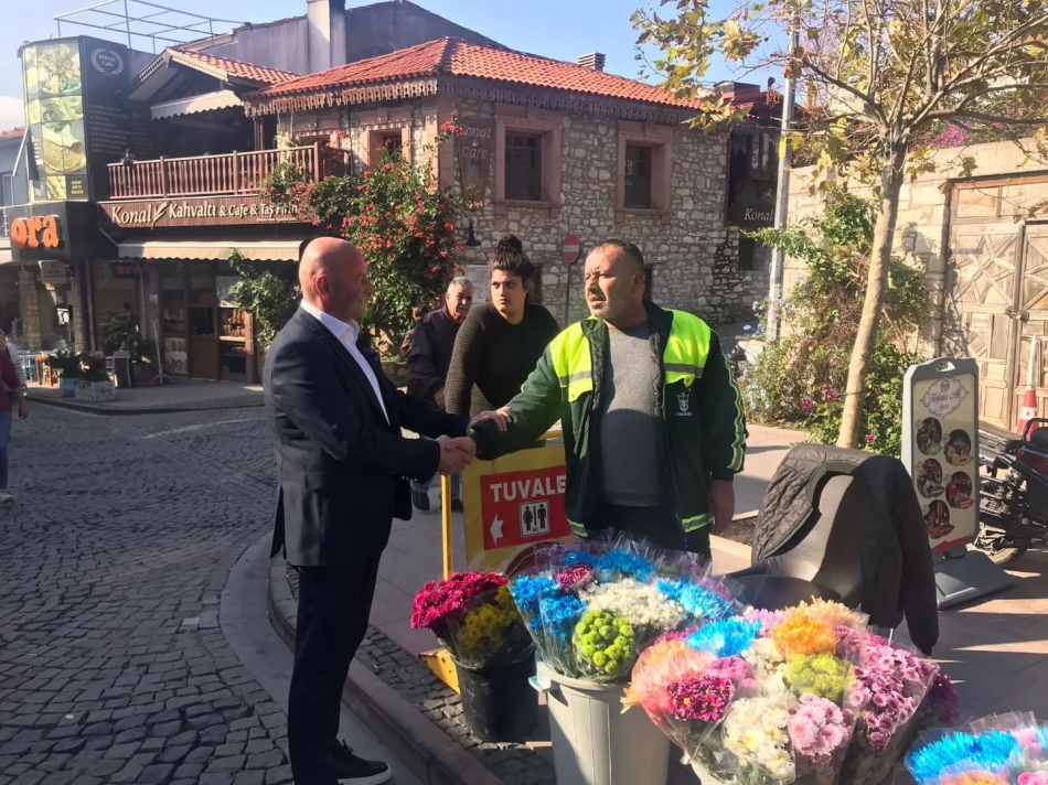 AK Urla, her gün sokakta