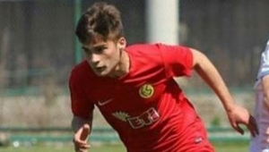 20 yaşındaki futbolcu kazada hayatını kaybetti