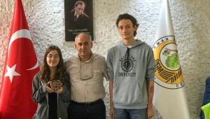 Çakabeyli öğrenciler fıstık çamı için harekete geçti