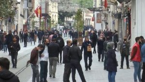 İstiklal Caddesi'nde dikkat çeken yoğunluk