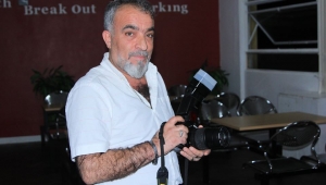 Londra'daki İzmirli'nin imdadına Bakan yetişti