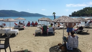 Akyaka'da 1 şezlong 1000 değil 10 lira