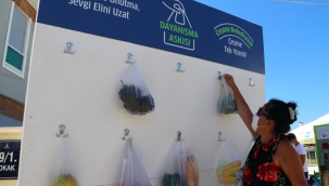 Çeşme Belediyesi’nden “Dayanışma Askısı”