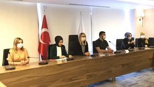 İzmirli 'AK Kadınlar'dan Dilipak'a suç duyurusu
