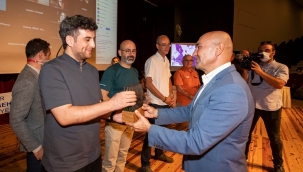 Proje güzel, tören facia