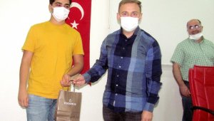 Araban'da başarılı 60 öğrenciye kol saati