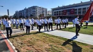 İzmir'in kurtuluş gününde '12 Ada' yürüyüşü