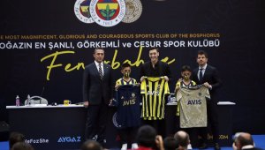 Mesut Özil en popüler futbolcu oldu