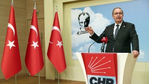 Öztrak: CHP'yi  suçlayarak partiden ayrılmalarını doğru bulmuyoruz