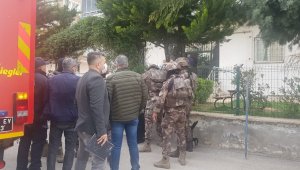 Ailesinden 3 kişiyi rehin aldı aileyi PÖH kurtardı
