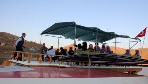 Bu tekne, ilçe nüfusunun 15 katı turist ağırladı