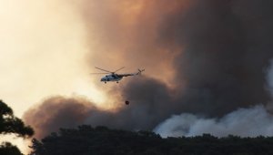 Orman yangınlarına müdahele helikopterden görüntülendi