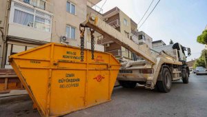 Buca'da günde 110 ton moloz topluyor