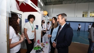 Dayanç Bilim Fuarını ziyaret etti