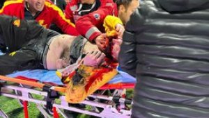 Ağzına havai fişek isabet eden Göztepeli taraftar tedavide
