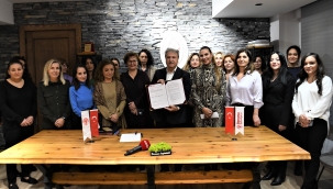 Başkan İduğ, “Yerel Yönetimler Politika Belgesi”ni imzaladı