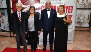Kent Koleji Cumhuriyetin 100. Yılını Öğretmenler Günü Balosu ile kutladı