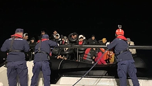 İzmir açıklarında 96 göçmen kurtarıldı