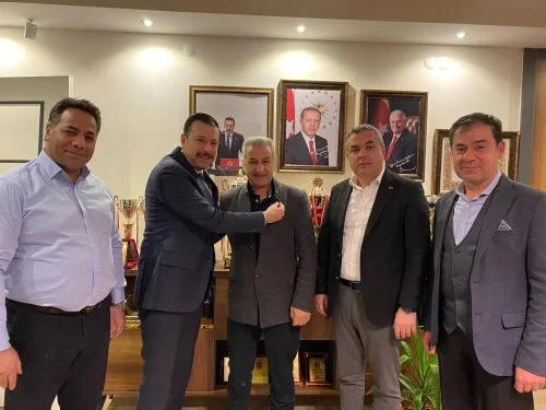 Eski CHP'li Mehmet Baykara AK Parti'ye geçti