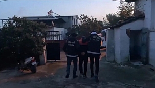 İzmir’in 3 ilçesinde silah tacirlerine darbe