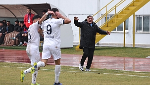 Yılmaz Vural yönetimindeki Menemen FK, zirveye oynuyor