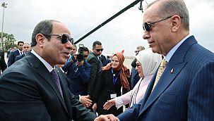 Cumhurbaşkanı Erdoğan 12 yıl aradan sonra Kahire'de
