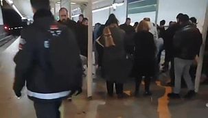 Metroda kuzenini öldürdü