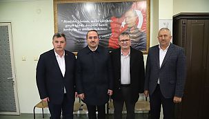 AK Partili Kırkpınar Kınık’ta vatandaşlarla bir araya geldi