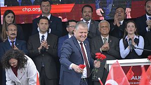 CHP Urla’da Selçuk Balkan’ın seçim ofisi açılışı mitinge dönüştü!