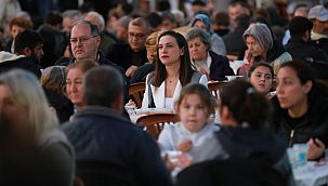 Efes Selçuk Belediyesi Ramazan ayının ilk gününde iftar sofrası kurdu