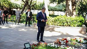 Cemil Tugay'dan İlk ziyaret Zübeyde Ana’ya