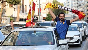 Göztepe Süper Lig’e çıktı, taraftar sokağa döküldü
