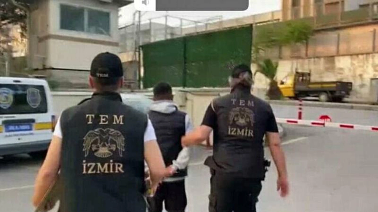 İzmir ve Aydın'da FETÖ baskınları
