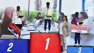 Maraton İzmir’de ödüller dağıtıldı