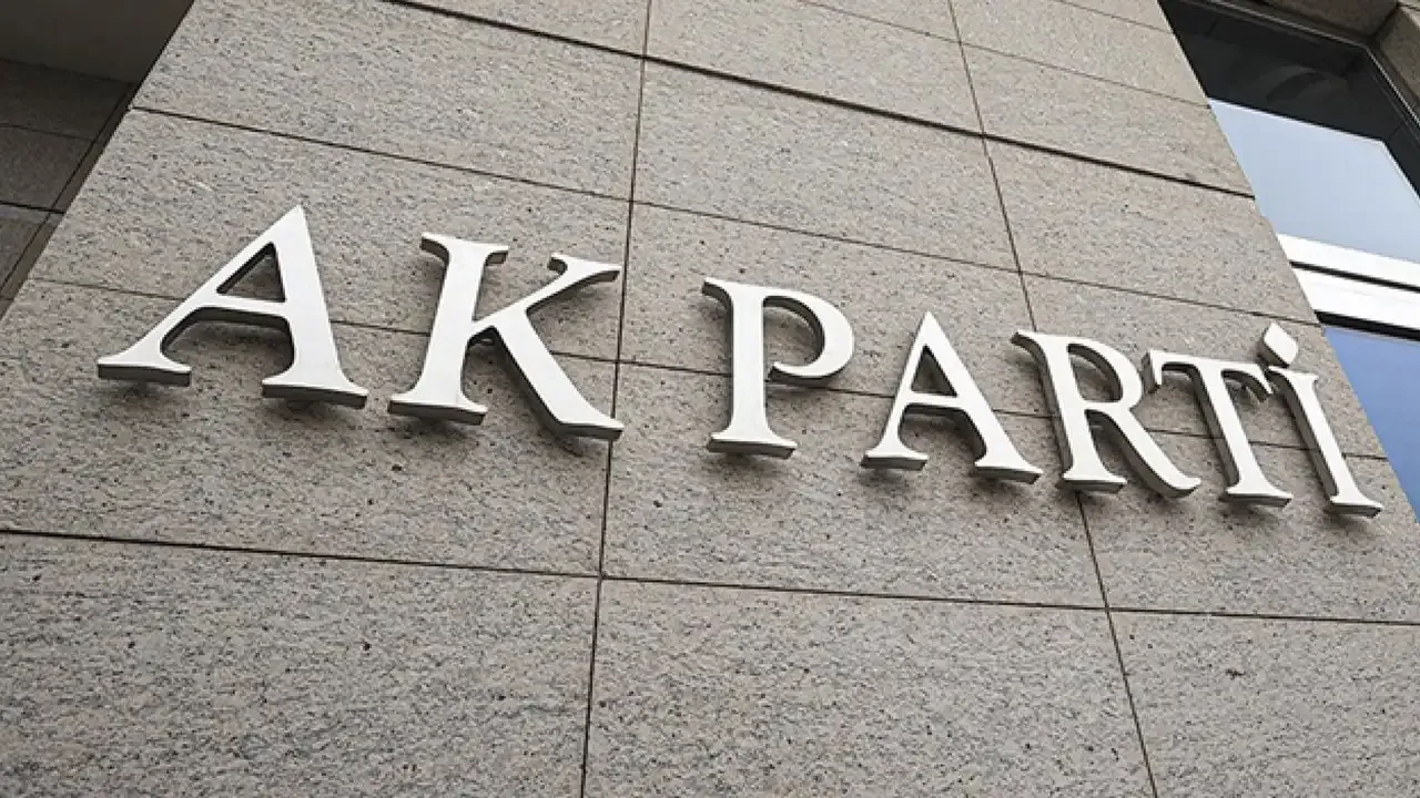 AK Parti'de 7 il başkanı değişti