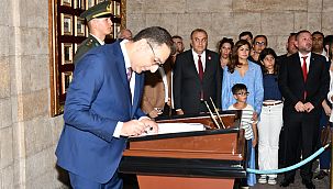 Onur Yiğit ve CHP Balçova Örgütü Anıtkabir’de