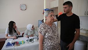 Konak’ta sağlıklı hizmet yayılıyor: ‘İleri Yaş’ kursiyerlerine ücretsiz tarama