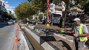 Girne Caddesi’ndeki yağmur suyu mazgalları yenileniyor