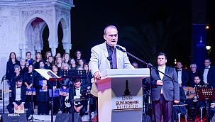 Atatürk Meydanı’nda Cumhuriyet ruhuna yakışır konser