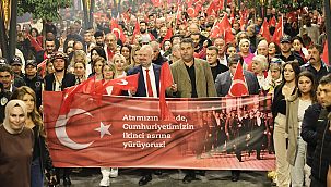 Menemen'de binler, Cumhuriyet aşkıyla yürüdü
