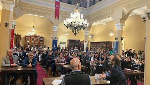 Edebiyat Söyleşileri’nin konuğu Gündüz Vassaf oldu
