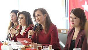 İzmir’in güçlü kadınları Karşıyaka’da buluştu