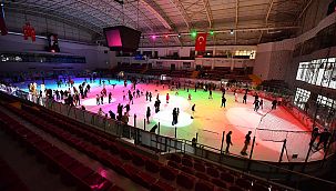 İzmir’in buz pisti doldu taştı Başkan Tugay “zam yok” dedi
