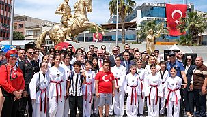 Menemen’de 19 Mayıs coşkusu meydanlara taştı