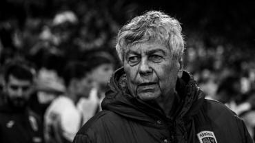 TAROM’un ilk Boeing 737 MAX uçağına Mircea Lucescu adı verildi