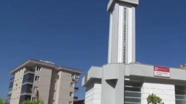 15 Temmuz'da sela okuyan müezzine saldıranların babasının selası aynı camide okundu